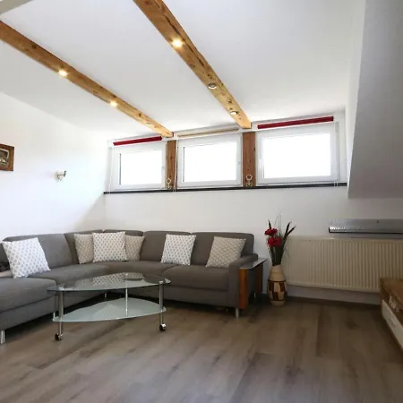 Flat Wurm, Apartment Fuegen