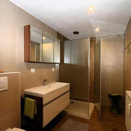 Flat Wurm, Apartment Fuegen